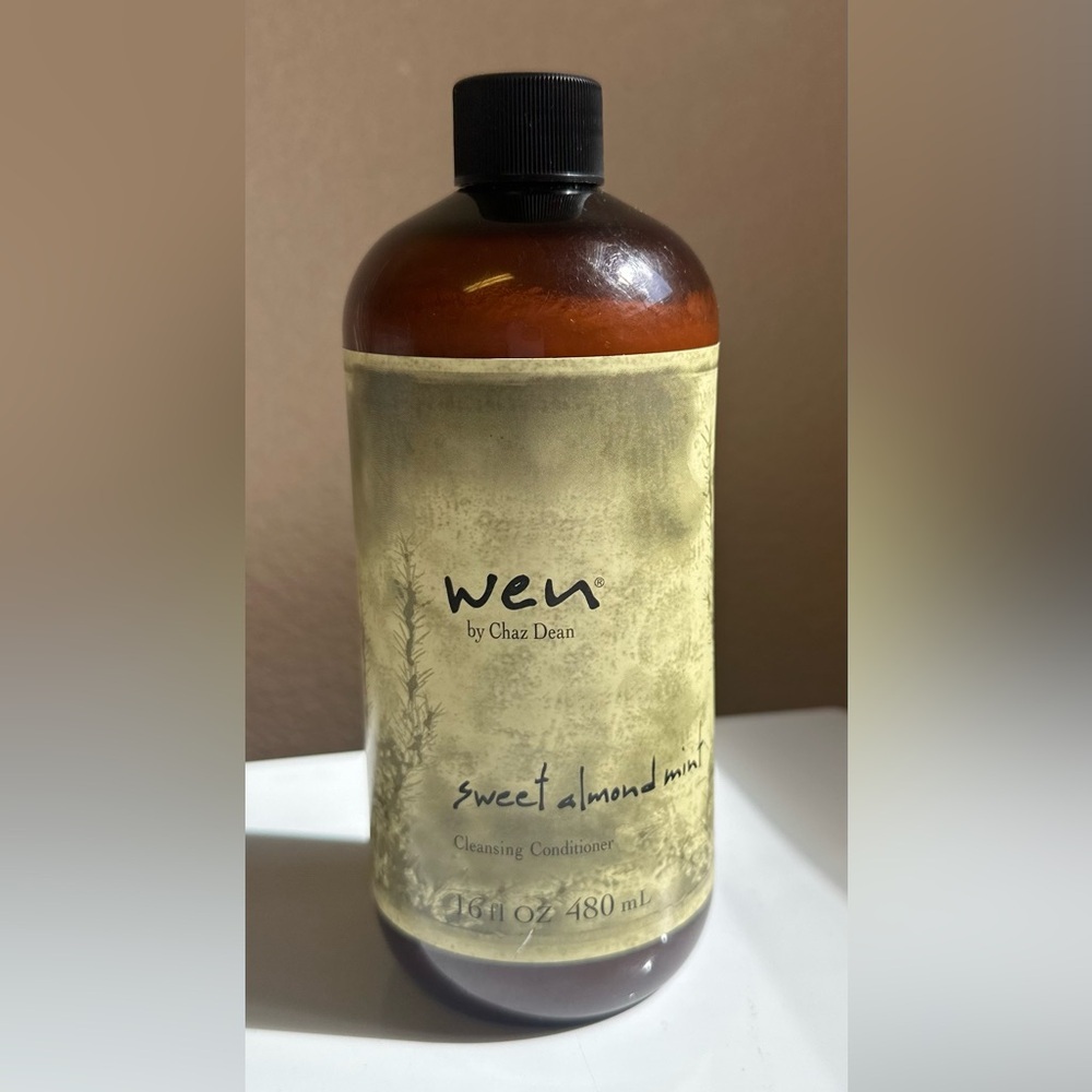 Wen Sweet Almond Mint Cleansing Conditioner by chaz dean